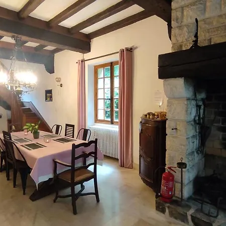 La Fontaine Du Mas Couette-café *